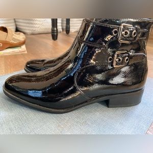Franco Sarto Black patent leather ankle BOOTS size 6